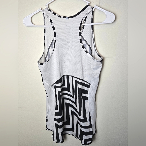 Women's Nike Dri-Fit Zenvy Running Racerback Tank, Size Small - Picture 2 of 3
